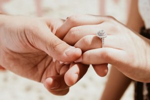 החשיבות של טבעת אירוסין להצעת נישואין